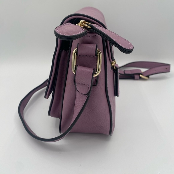 Simply Noelle Lavender Twist-Lock Crossbody Purse - Picture 5 of 10